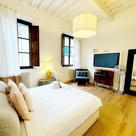 Boutique Room - Centro Storico 20 Min Da Firenze 엠폴리 외부 사진