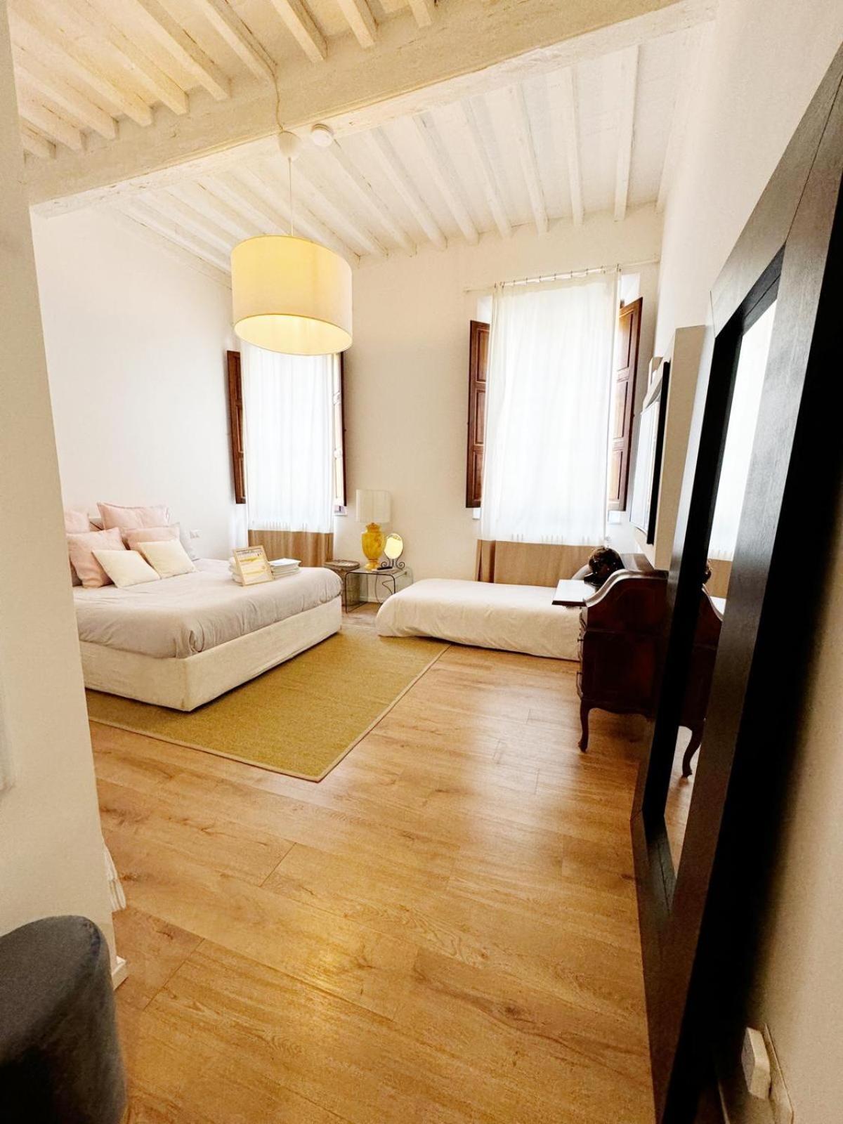 Boutique Room - Centro Storico 20 Min Da Firenze 엠폴리 외부 사진
